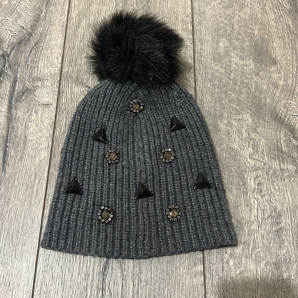 • Club Monaco • Women’s Blena Winter Beanie Pom Pom Hat Gray and Black - Picture 5 of 6